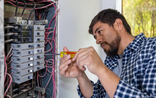 Best Circuit Breaker Repair  in Laguna Beach, FL